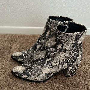 Madden Girl Size 6.5